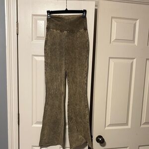 Zenana Outfitters Olive Green Pull-On Pants